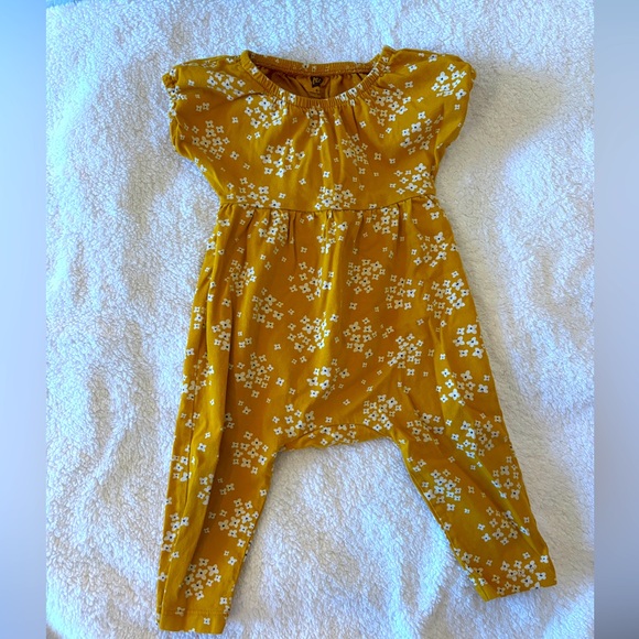 Tea Collection Other - Tea Collection Envelope Back Yellow Floral Baby Romper